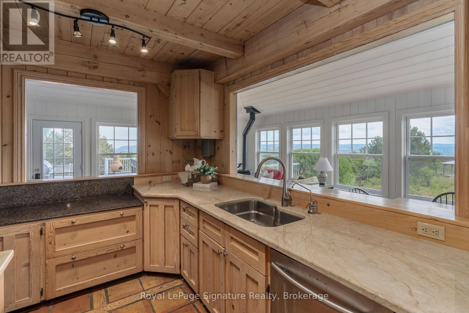 47058 Old Mail Road, Grey Highlands, Ontario  N4L 1W7 - Photo 14 - X12395072
