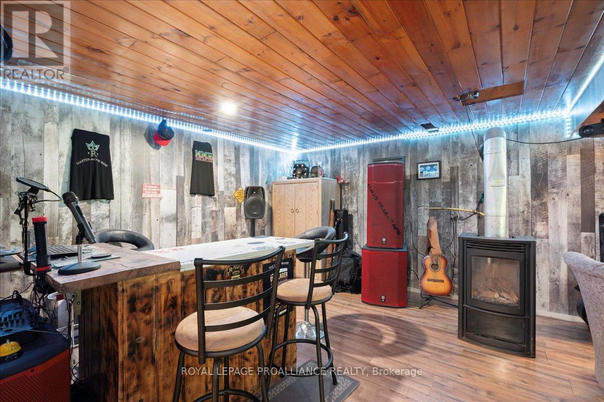 1023 Jewel Road, North Frontenac, Ontario  K0H 1K0 - Photo 24 - X12395009