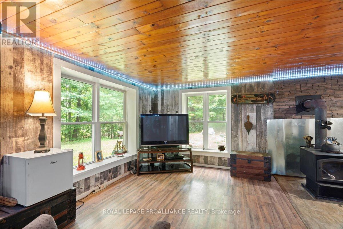 1023 Jewel Road, North Frontenac, Ontario  K0H 1K0 - Photo 27 - X12395009