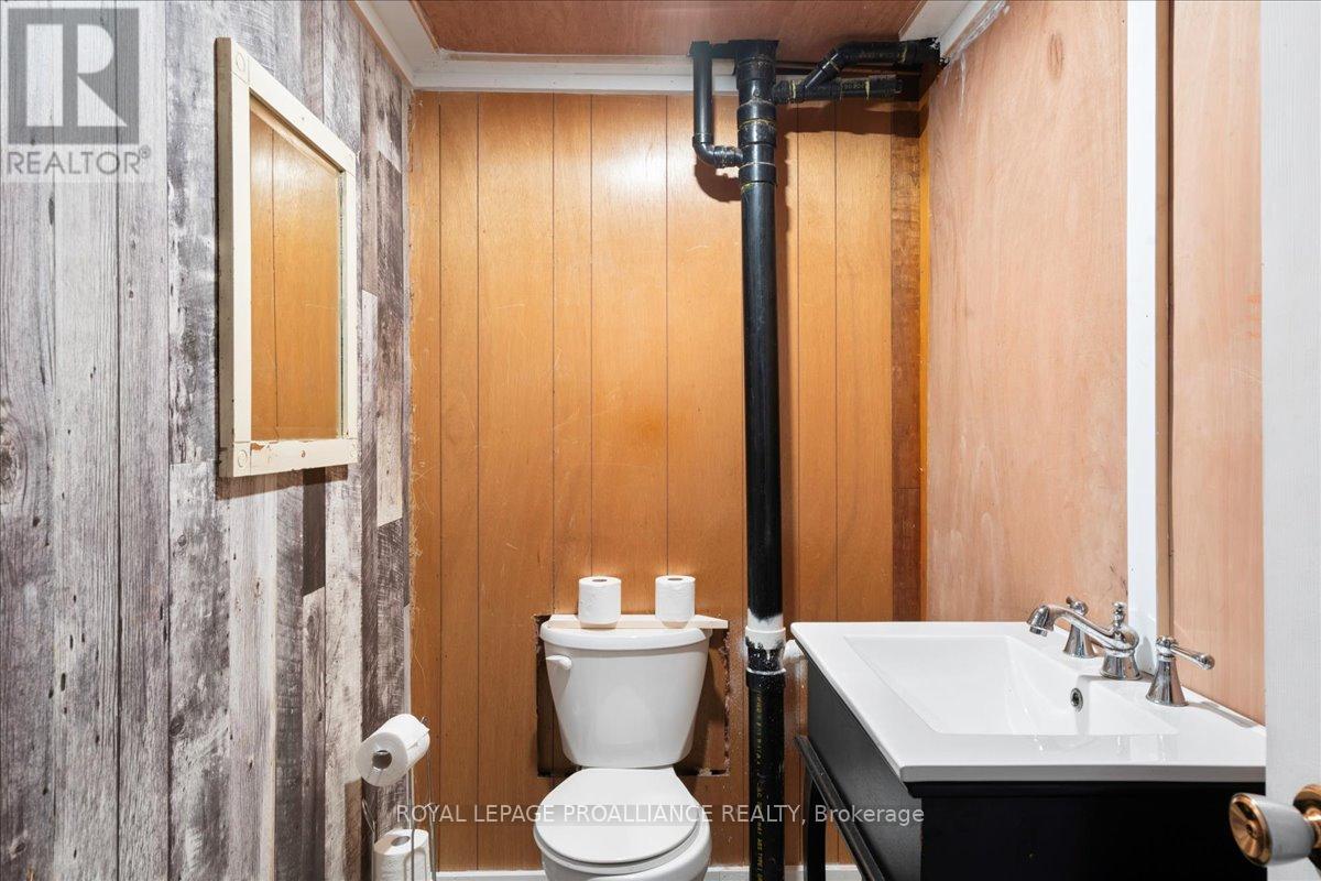 1023 Jewel Road, North Frontenac, Ontario  K0H 1K0 - Photo 30 - X12395009