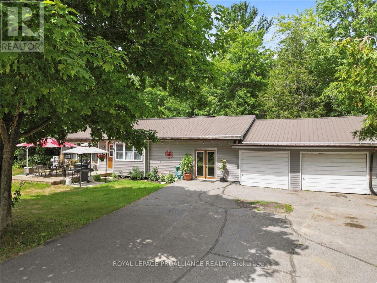 1023 Jewel Road, North Frontenac, Ontario  K0H 1K0 - Photo 39 - X12395009