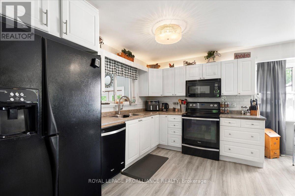 1023 Jewel Road, North Frontenac, Ontario  K0H 1K0 - Photo 7 - X12395009