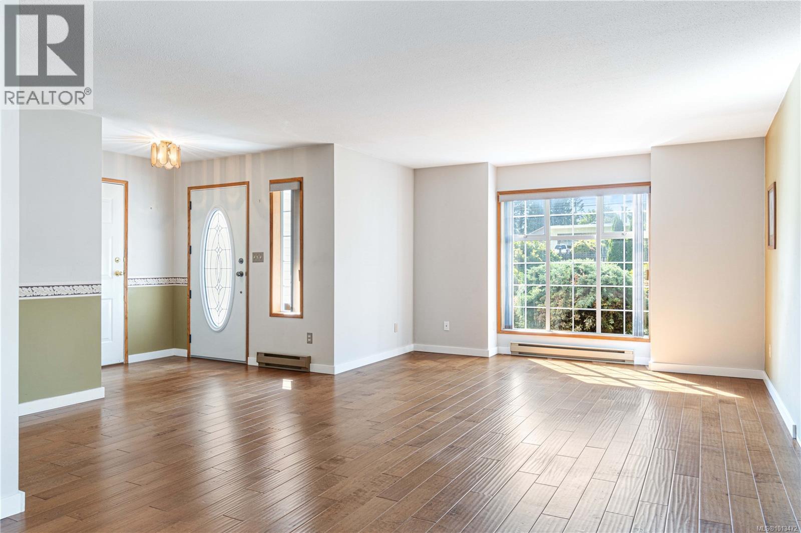 Property at 5634 Metral Dr image 4