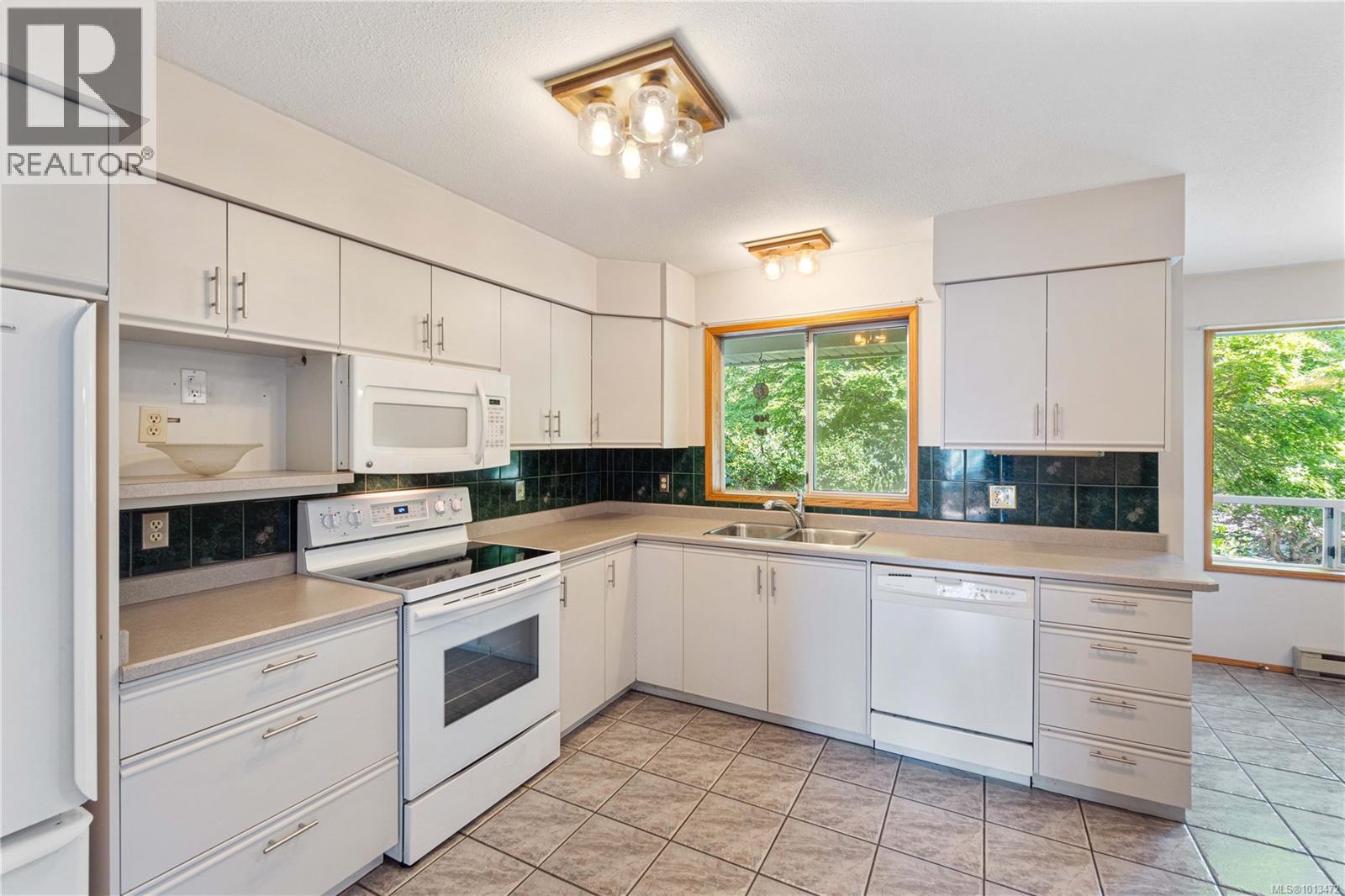5634 Metral Dr, Nanaimo, British Columbia  V9T 2L3 - Photo 8 - 1013472