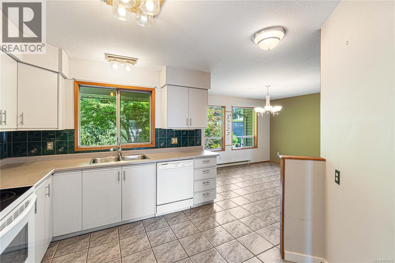 5634 Metral Dr, Nanaimo, British Columbia  V9T 2L3 - Photo 9 - 1013472