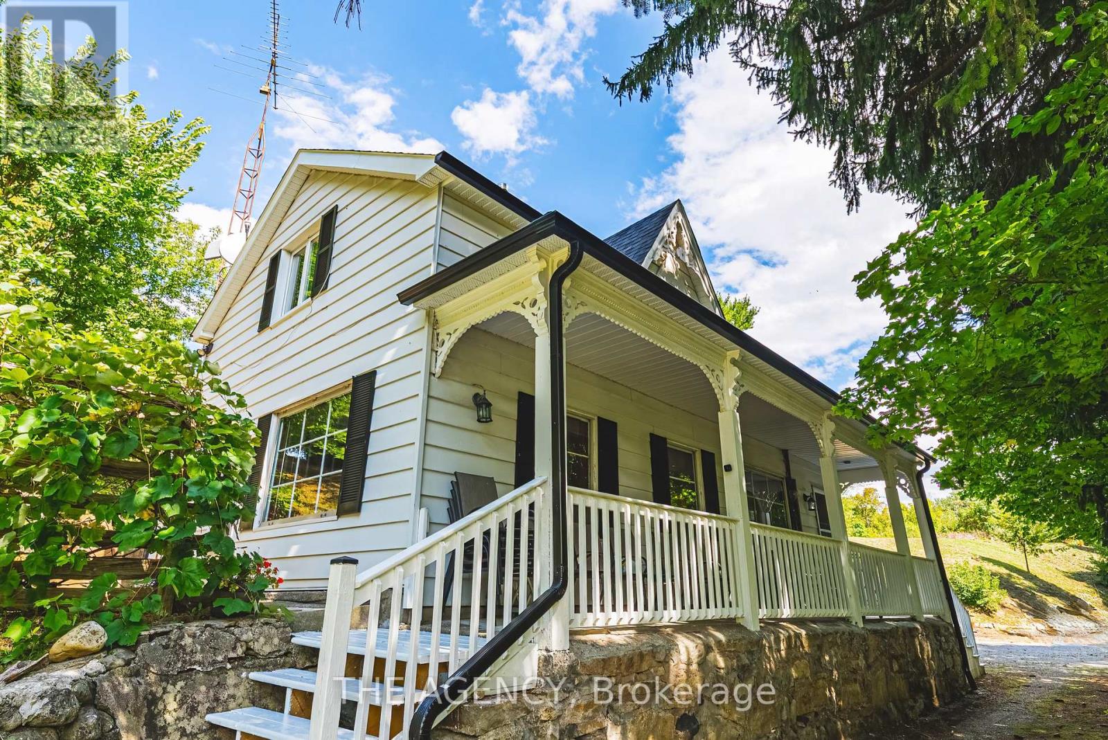 Property at 327 CAMPBELL AVENUE E image 1