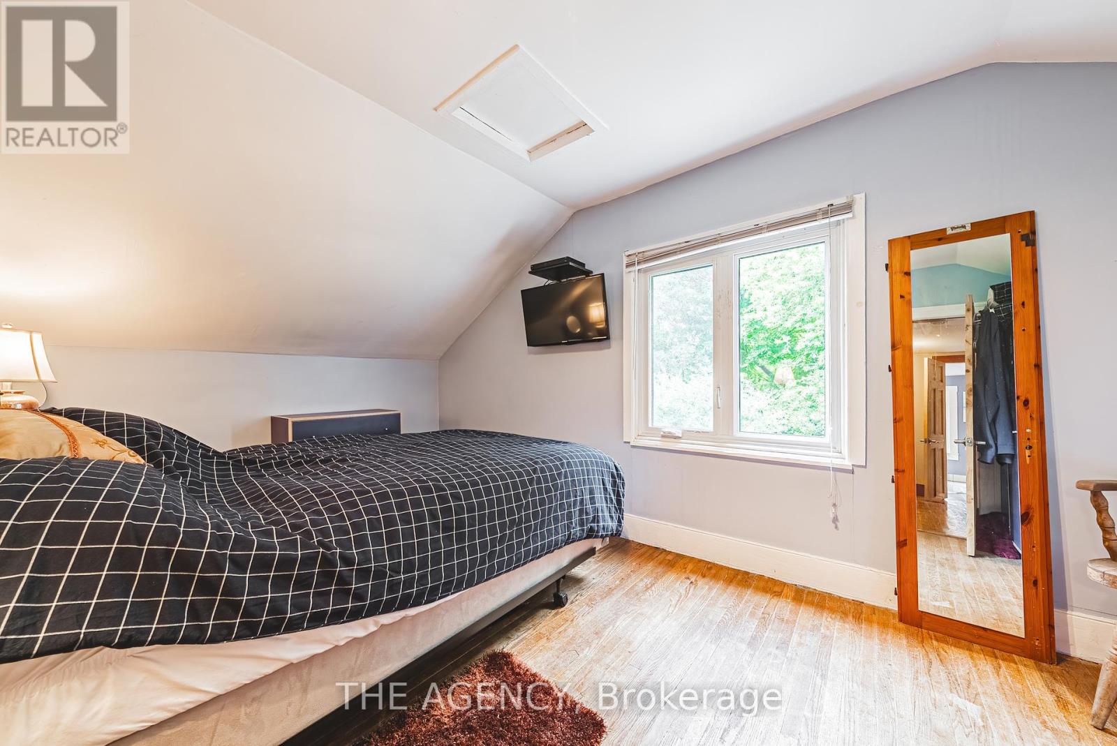 327 Campbell Avenue E, Milton (Campbellville), Ontario  L0P 1B0 - Photo 22 - W12394907