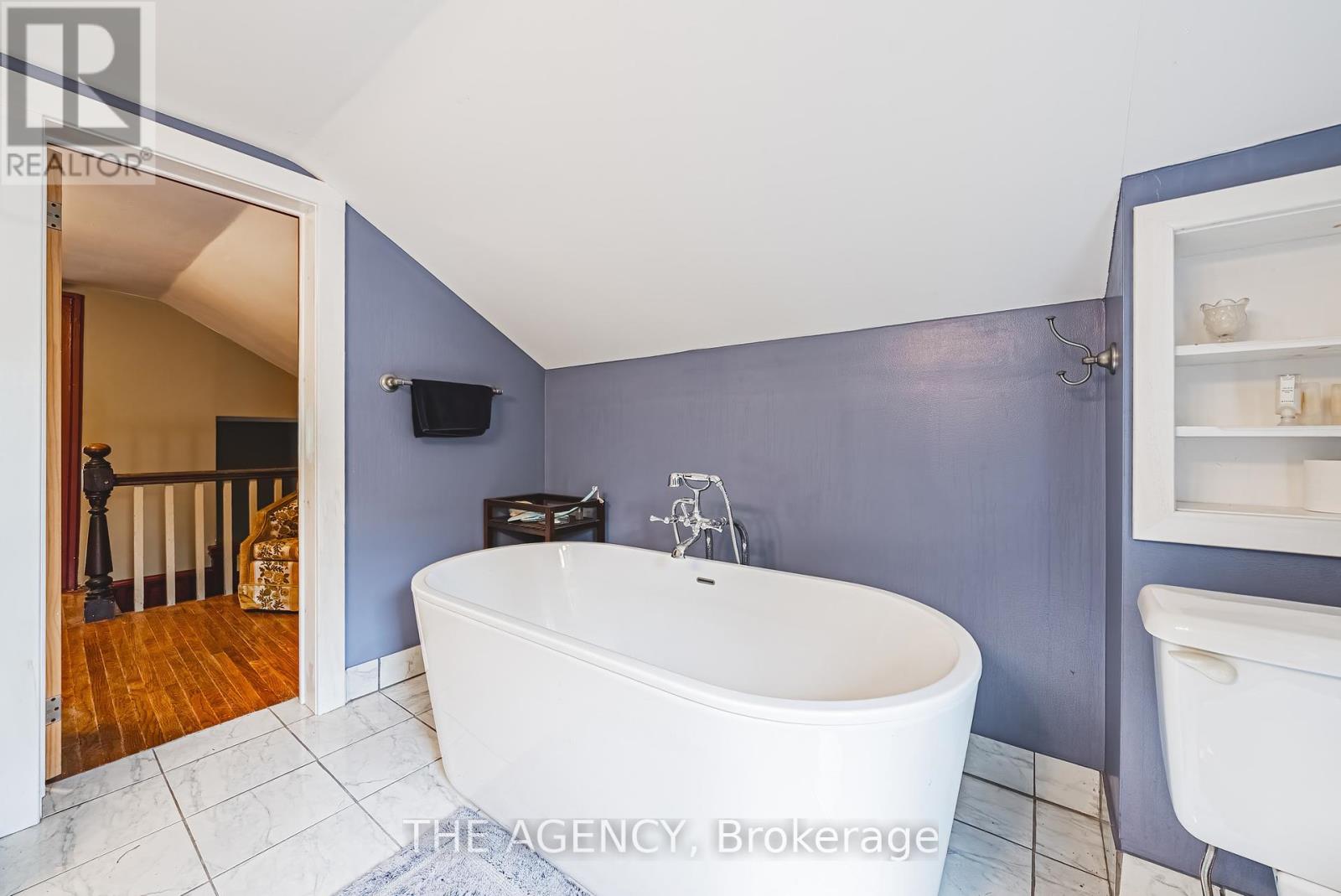 327 Campbell Avenue E, Milton (Campbellville), Ontario  L0P 1B0 - Photo 24 - W12394907