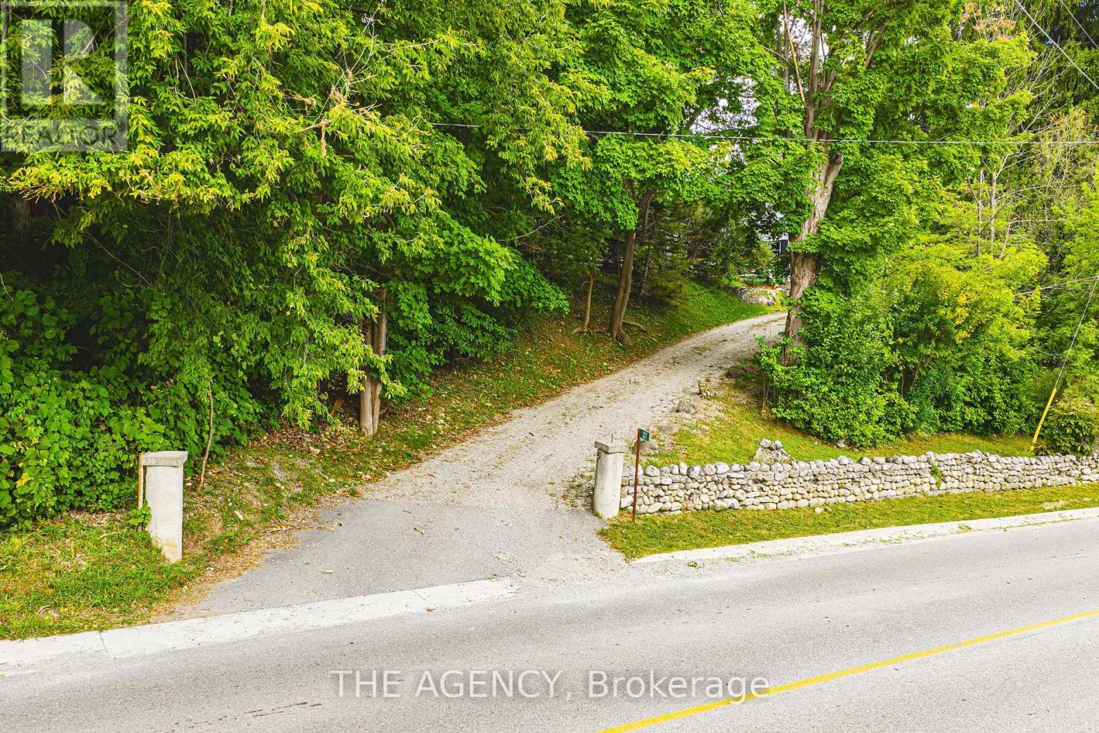 327 Campbell Avenue E, Milton (Campbellville), Ontario  L0P 1B0 - Photo 37 - W12394907