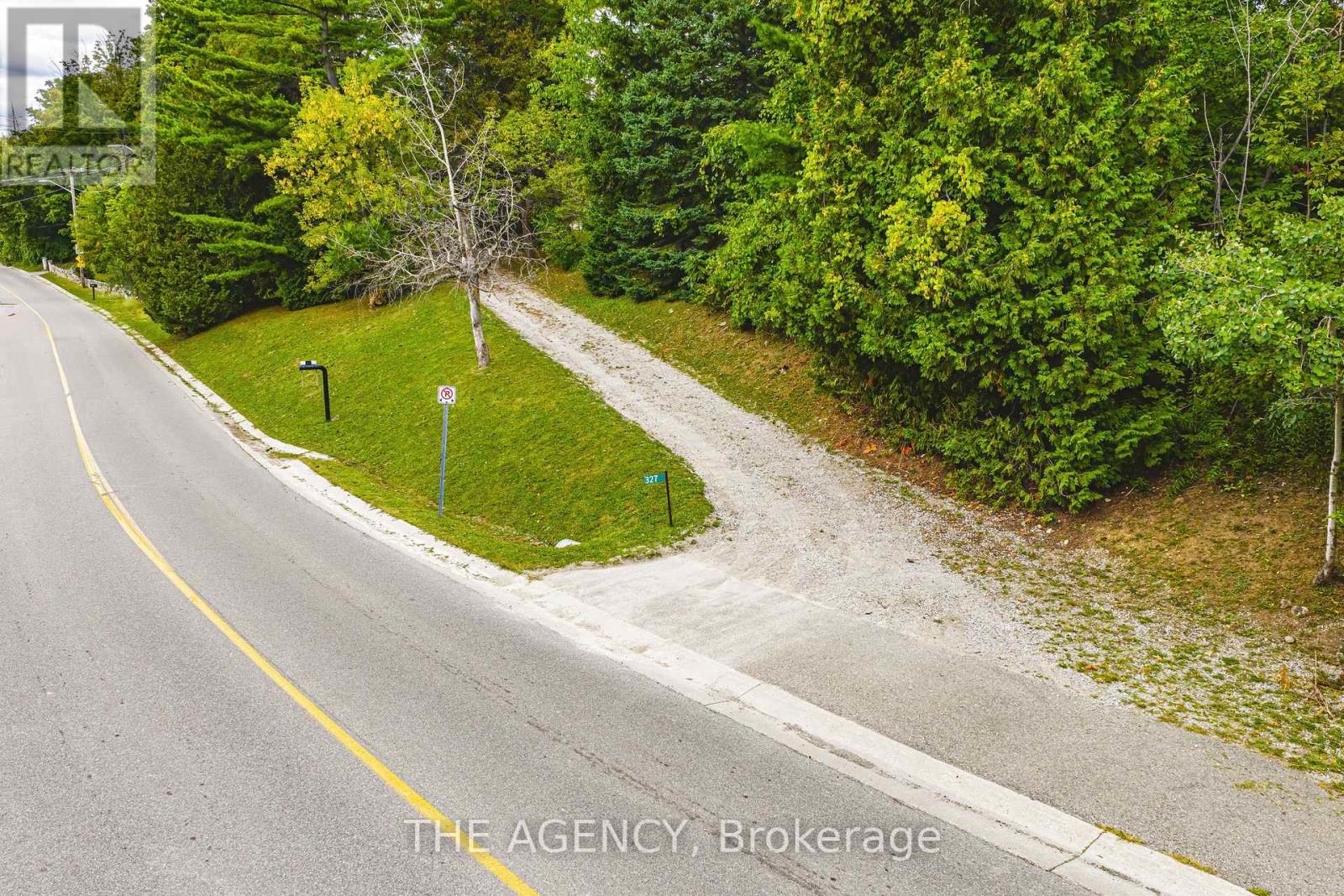 327 Campbell Avenue E, Milton (Campbellville), Ontario  L0P 1B0 - Photo 38 - W12394907