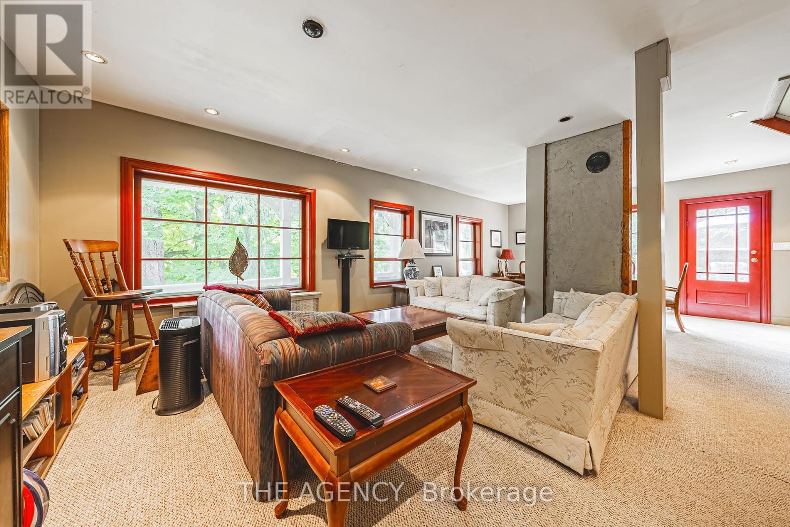 Property at 327 CAMPBELL AVENUE E image 4