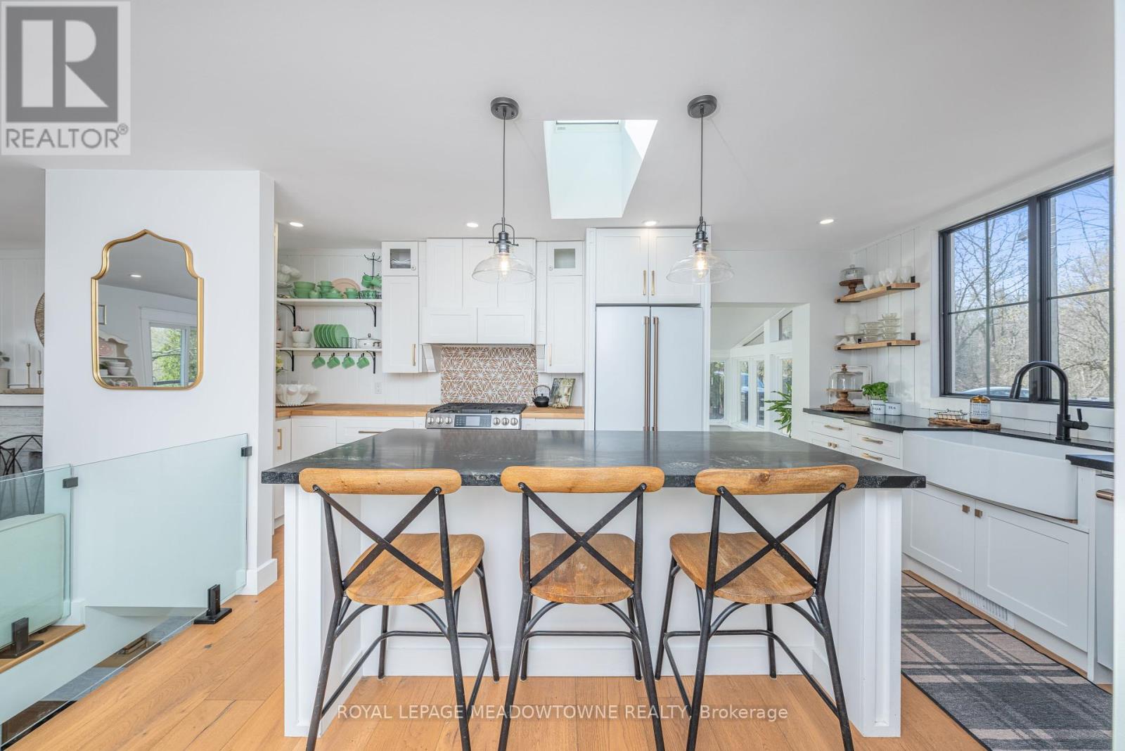 27 Tweedle Street, Halton Hills, Ontario  L7G 3S6 - Photo 11 - W12394933