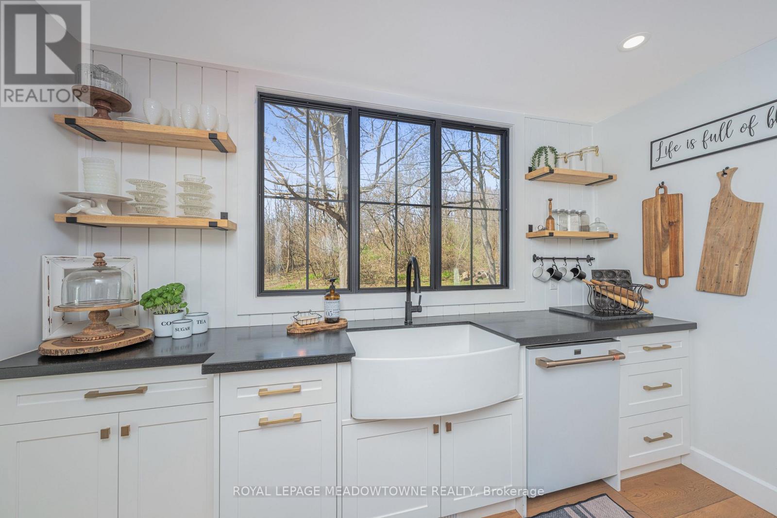27 Tweedle Street, Halton Hills, Ontario  L7G 3S6 - Photo 13 - W12394933