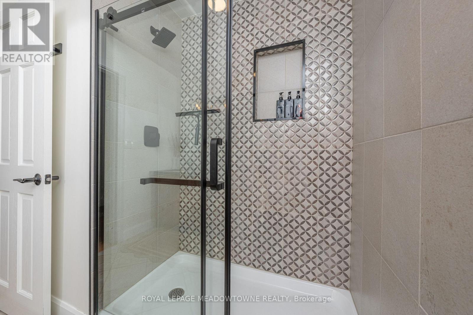 27 Tweedle Street, Halton Hills, Ontario  L7G 3S6 - Photo 26 - W12394933