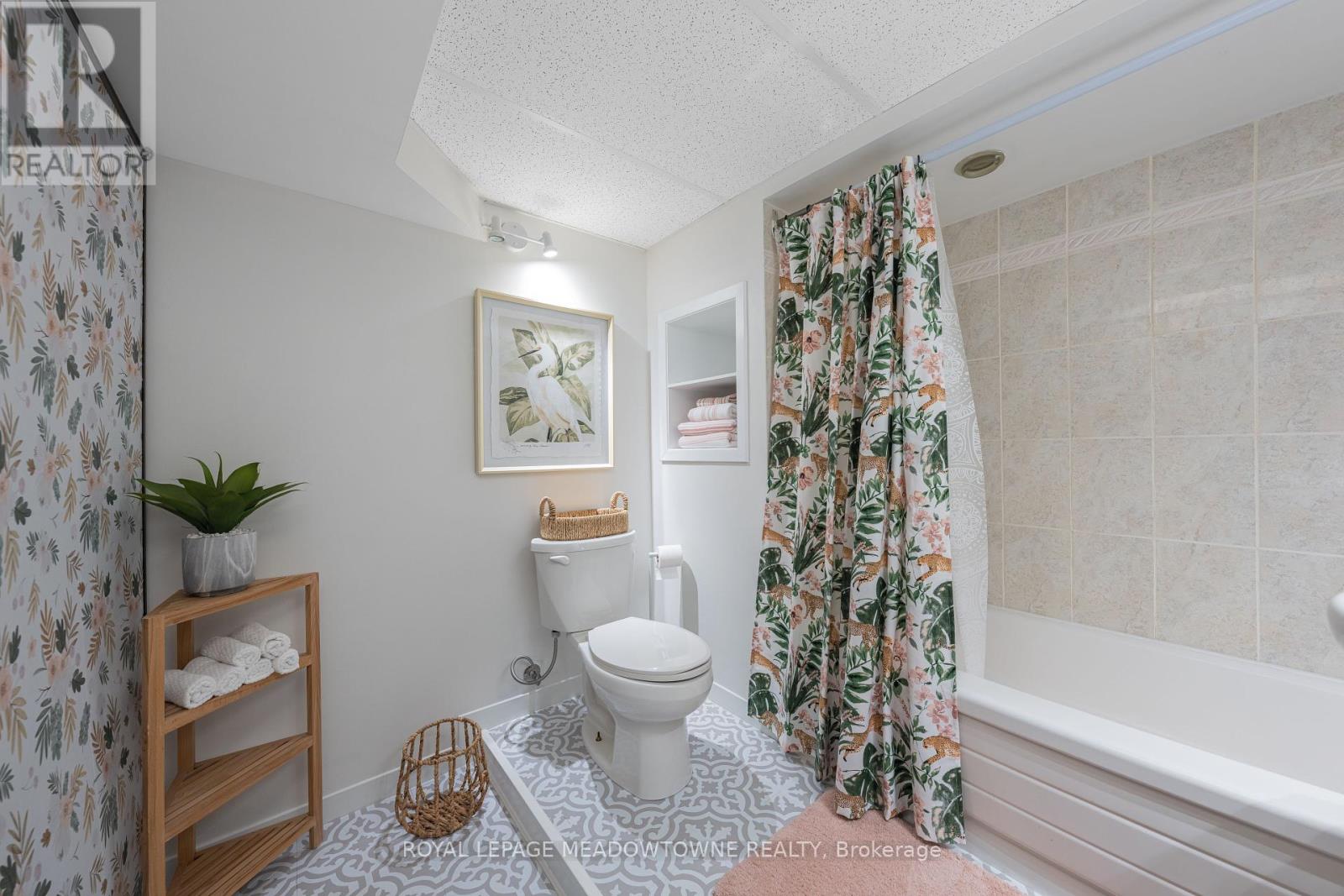 27 Tweedle Street, Halton Hills, Ontario  L7G 3S6 - Photo 34 - W12394933