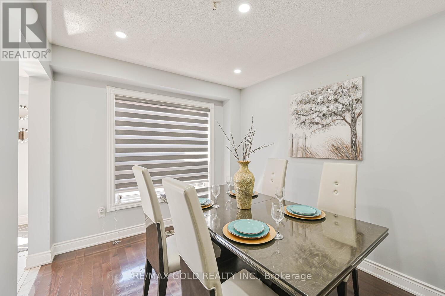 101 Beaconsfield Avenue, Brampton (Fletcher's West), Ontario  L6Y 4R6 - Photo 11 - W12394937