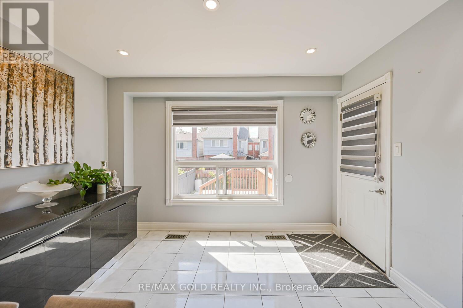 101 Beaconsfield Avenue, Brampton (Fletcher's West), Ontario  L6Y 4R6 - Photo 16 - W12394937