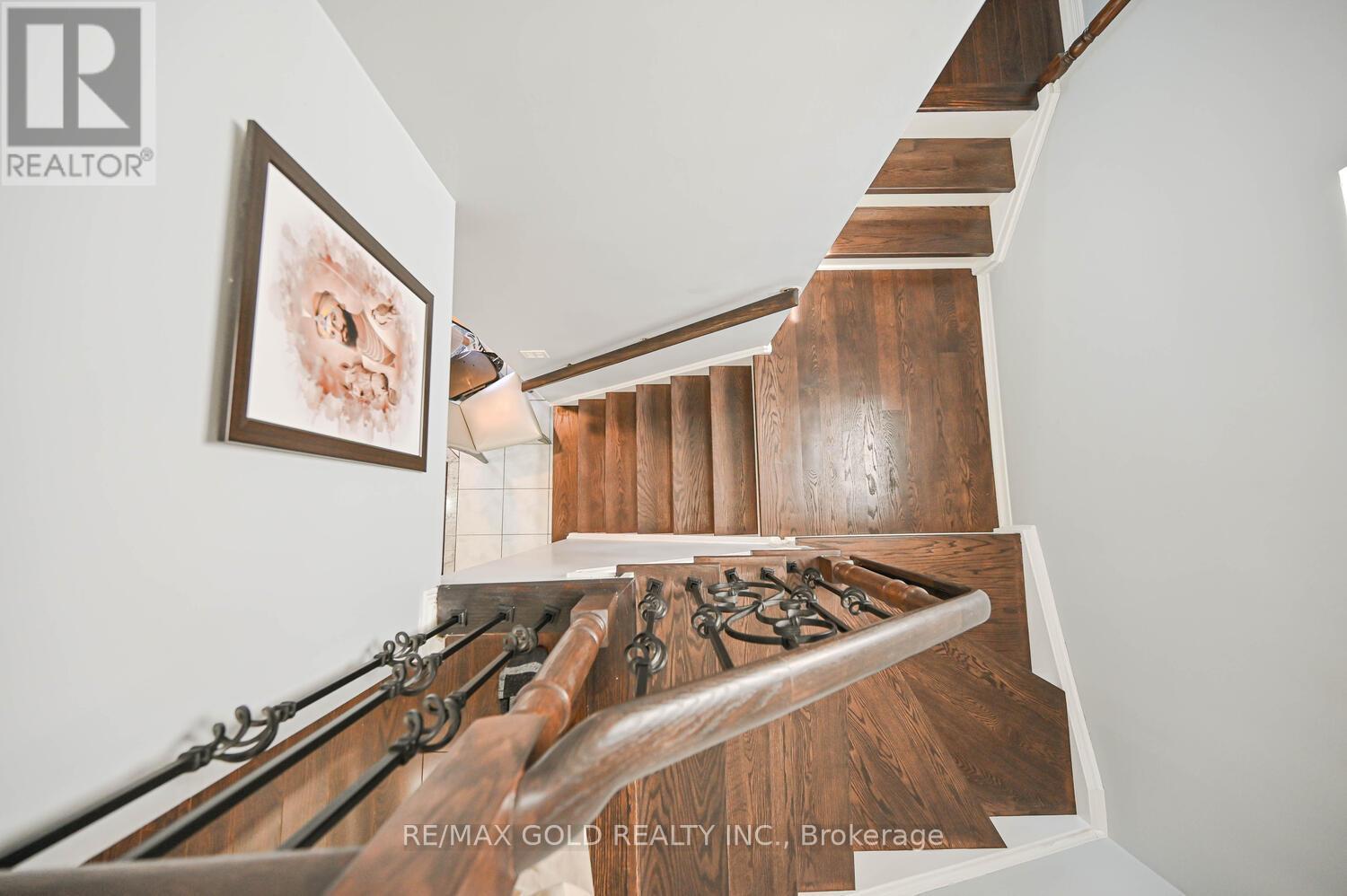 101 Beaconsfield Avenue, Brampton (Fletcher's West), Ontario  L6Y 4R6 - Photo 25 - W12394937