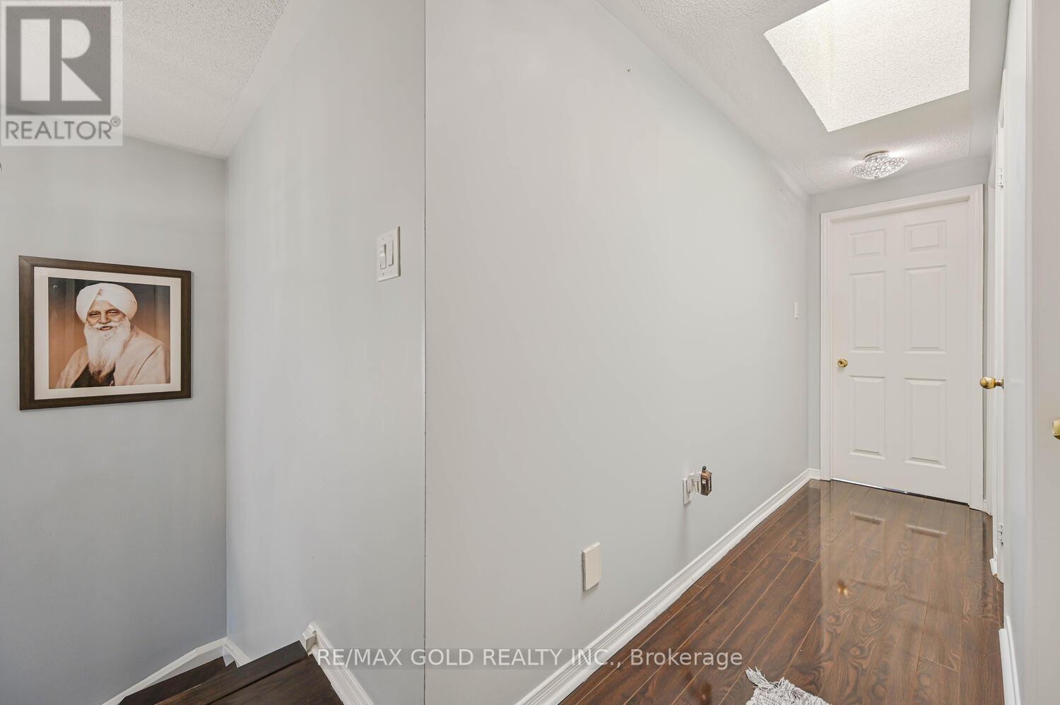 101 Beaconsfield Avenue, Brampton (Fletcher's West), Ontario  L6Y 4R6 - Photo 26 - W12394937