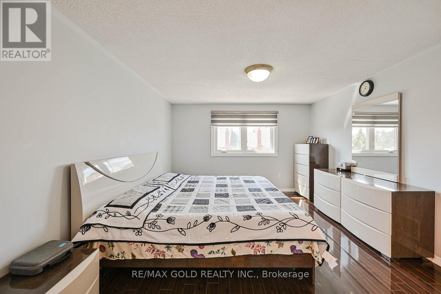 101 Beaconsfield Avenue, Brampton (Fletcher's West), Ontario  L6Y 4R6 - Photo 28 - W12394937