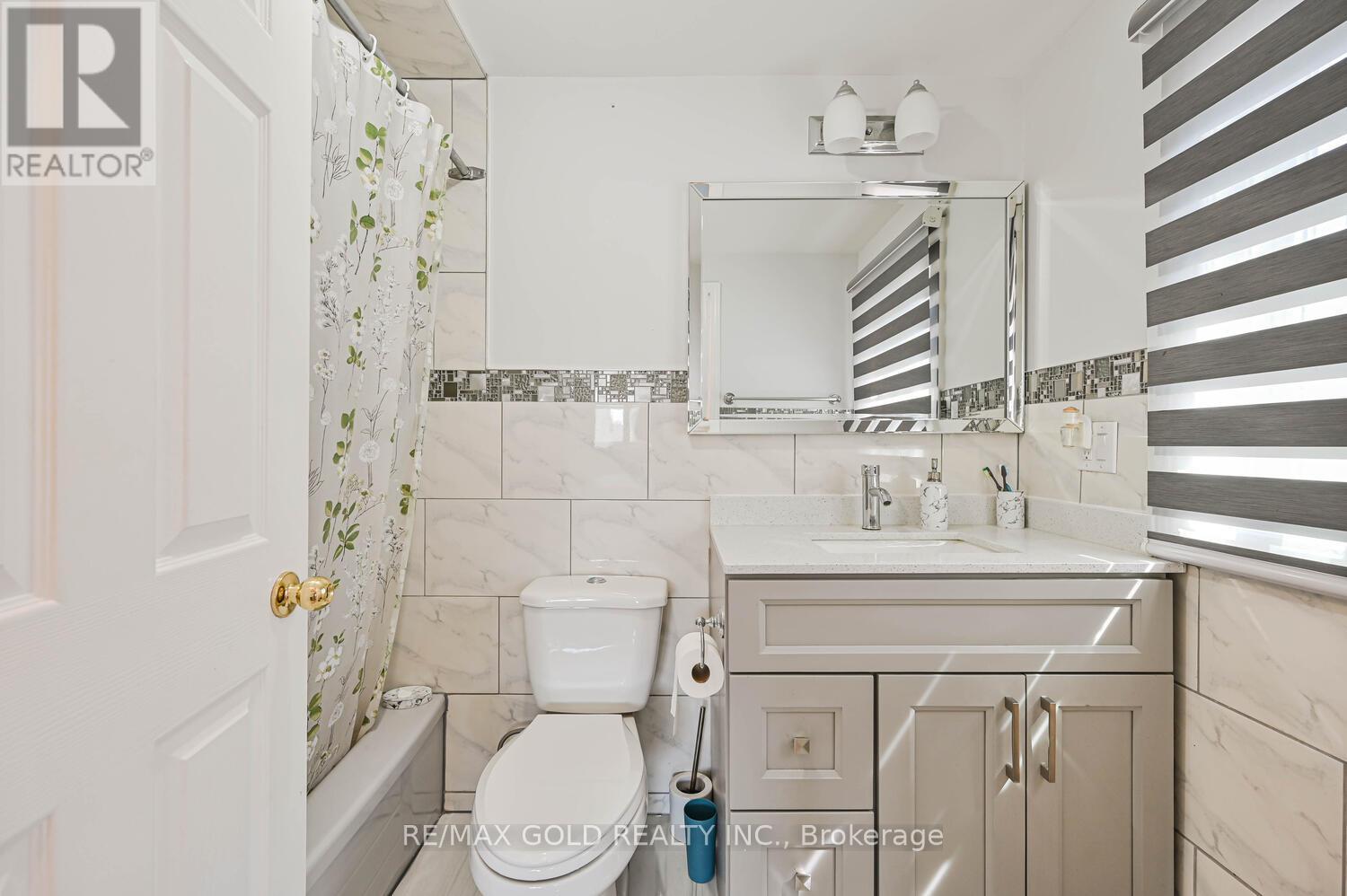 101 Beaconsfield Avenue, Brampton (Fletcher's West), Ontario  L6Y 4R6 - Photo 31 - W12394937