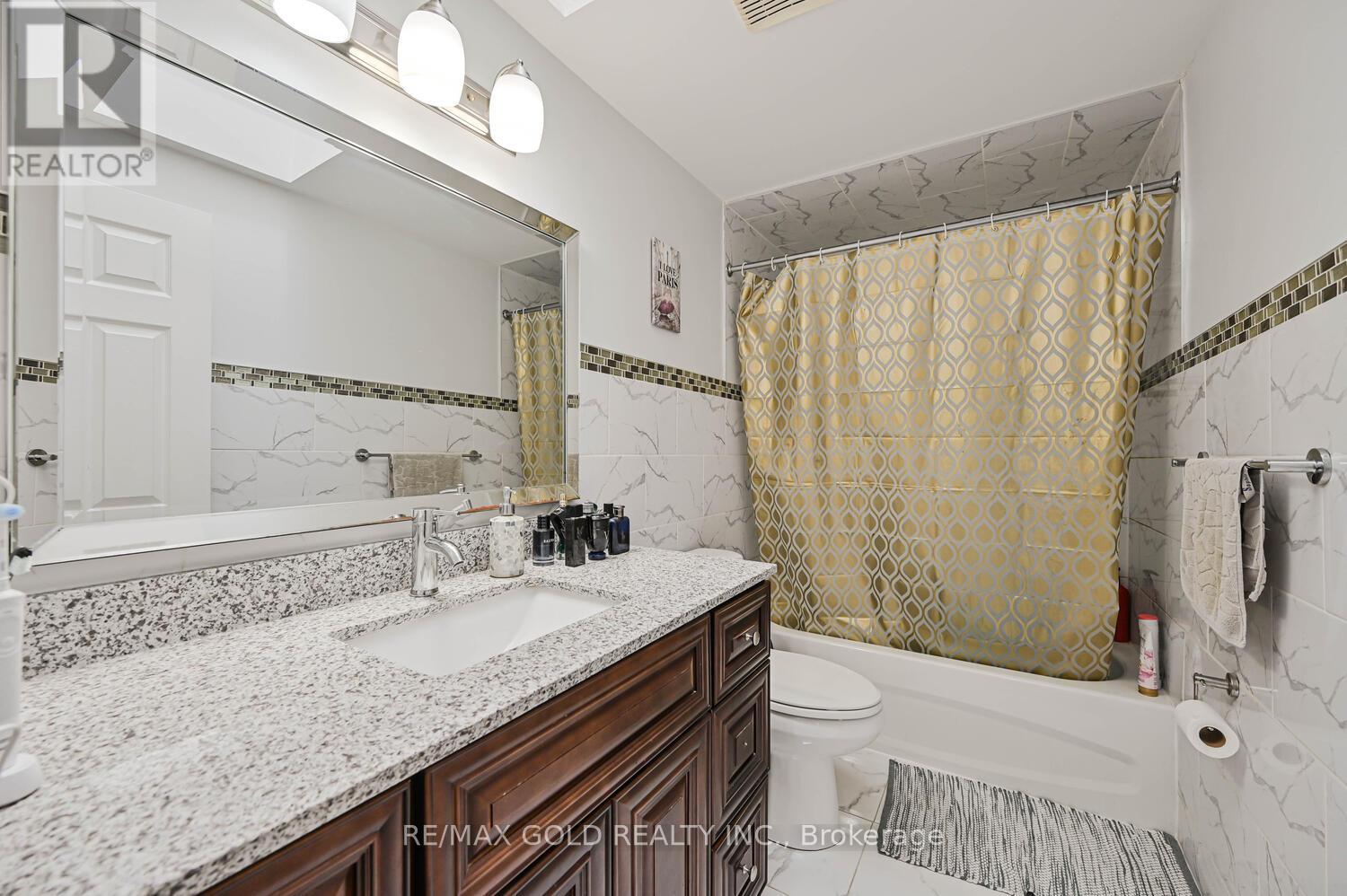 101 Beaconsfield Avenue, Brampton (Fletcher's West), Ontario  L6Y 4R6 - Photo 35 - W12394937