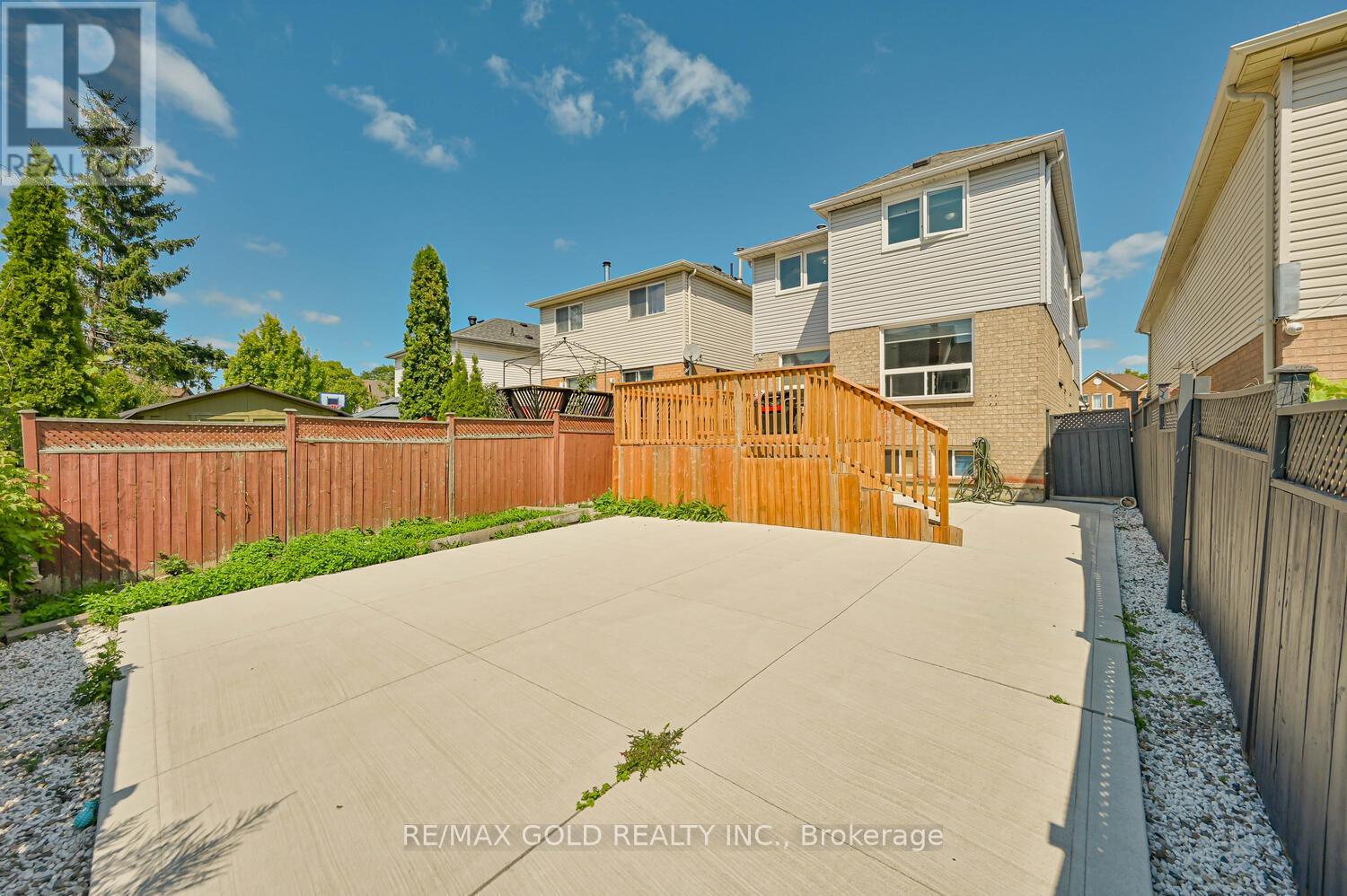 101 Beaconsfield Avenue, Brampton (Fletcher's West), Ontario  L6Y 4R6 - Photo 40 - W12394937