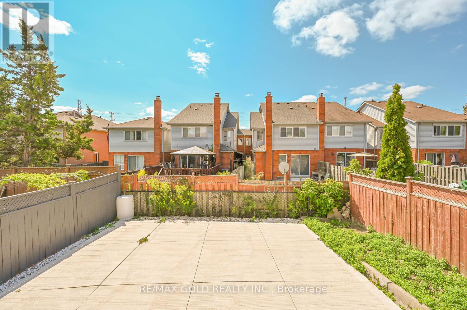 101 Beaconsfield Avenue, Brampton (Fletcher's West), Ontario  L6Y 4R6 - Photo 44 - W12394937