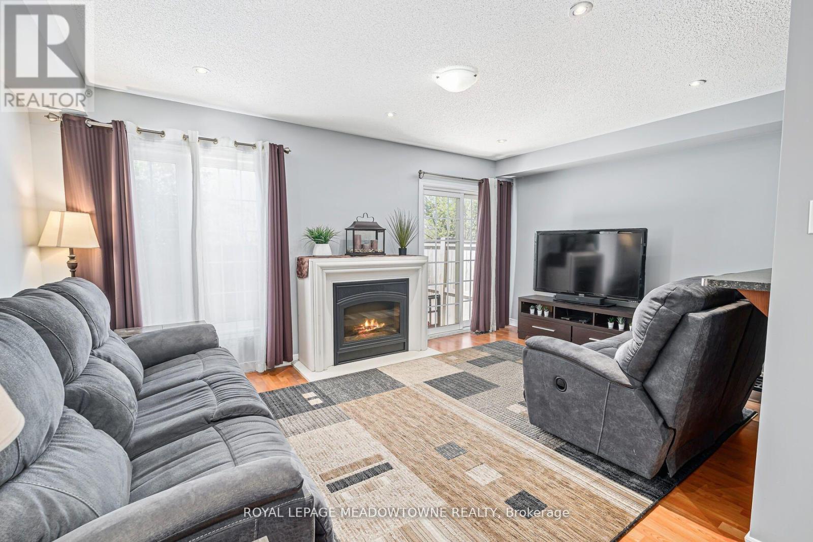11 - 102 Cedarbrook Road, Brampton (Sandringham-Wellington), Ontario  L6R 0W4 - Photo 11 - W12394953