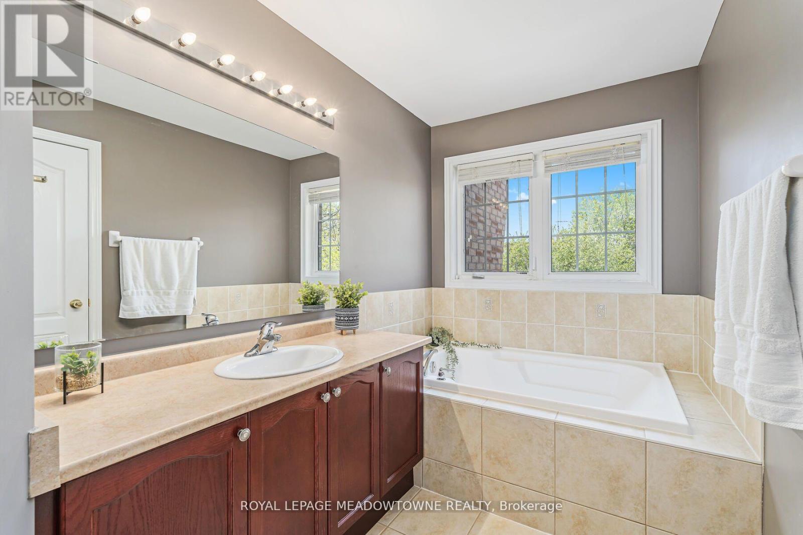 11 - 102 Cedarbrook Road, Brampton (Sandringham-Wellington), Ontario  L6R 0W4 - Photo 18 - W12394953