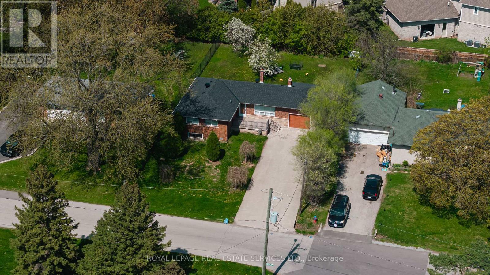 365 Sandhurst Drive, Oakville (Wo West), Ontario  L6L 4L1 - Photo 22 - W12394649
