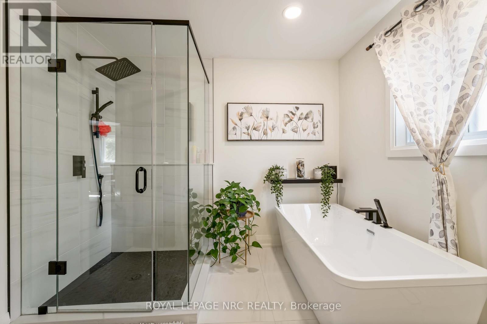 3680 Weinbrenner Road, Niagara Falls, Ontario  L2G 7Y4 - Photo 16 - X12395070