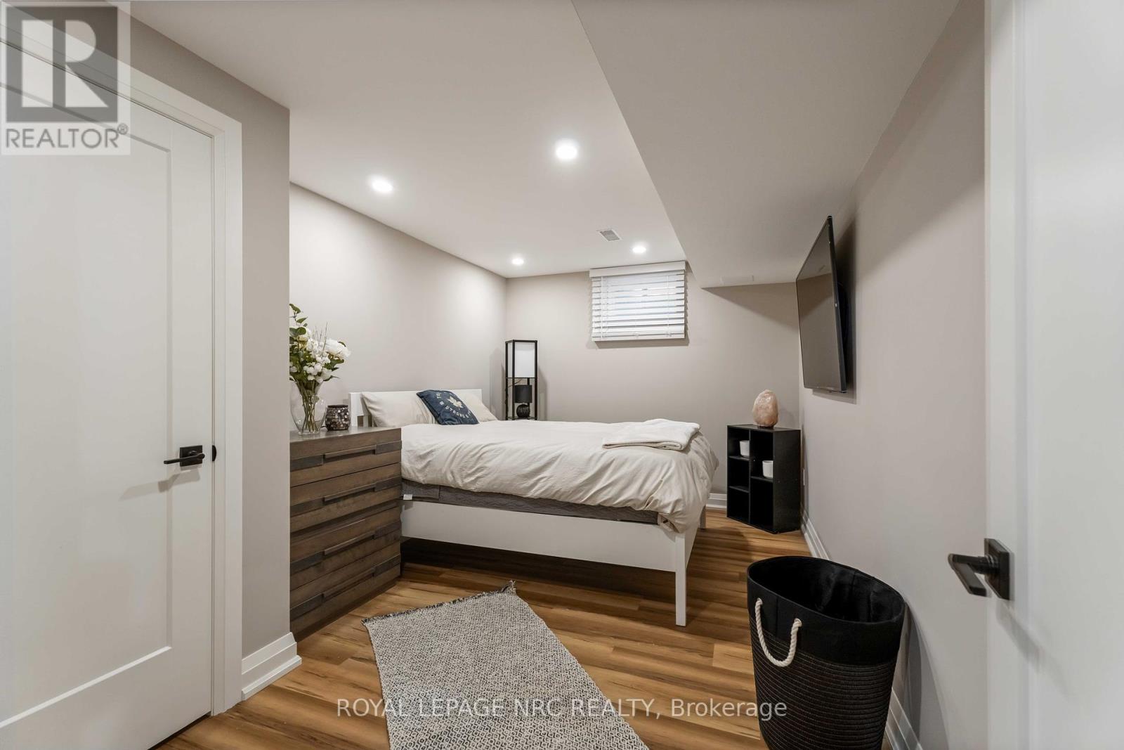 3680 Weinbrenner Road, Niagara Falls, Ontario  L2G 7Y4 - Photo 26 - X12395070