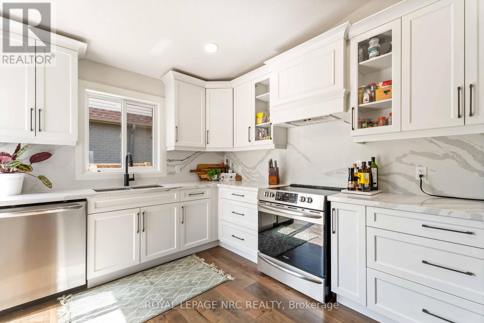 3680 Weinbrenner Road, Niagara Falls, Ontario  L2G 7Y4 - Photo 11 - X12395070