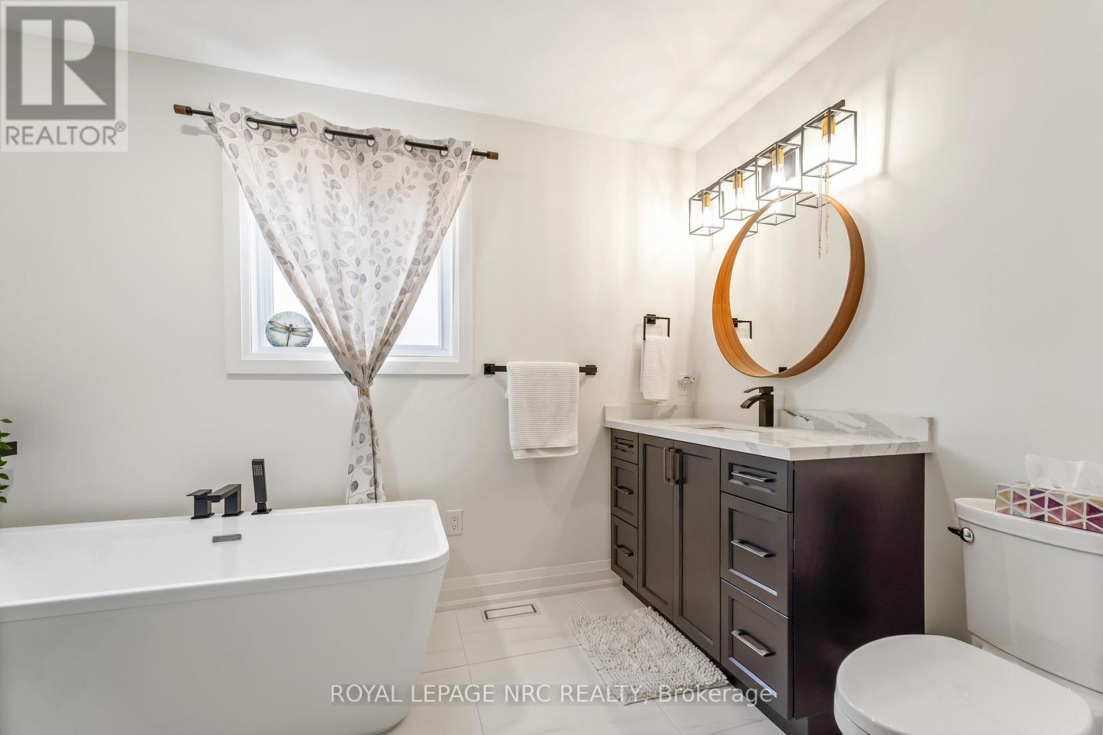 3680 Weinbrenner Road, Niagara Falls, Ontario  L2G 7Y4 - Photo 15 - X12395070