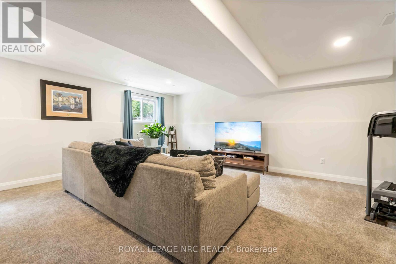 3680 Weinbrenner Road, Niagara Falls, Ontario  L2G 7Y4 - Photo 21 - X12395070