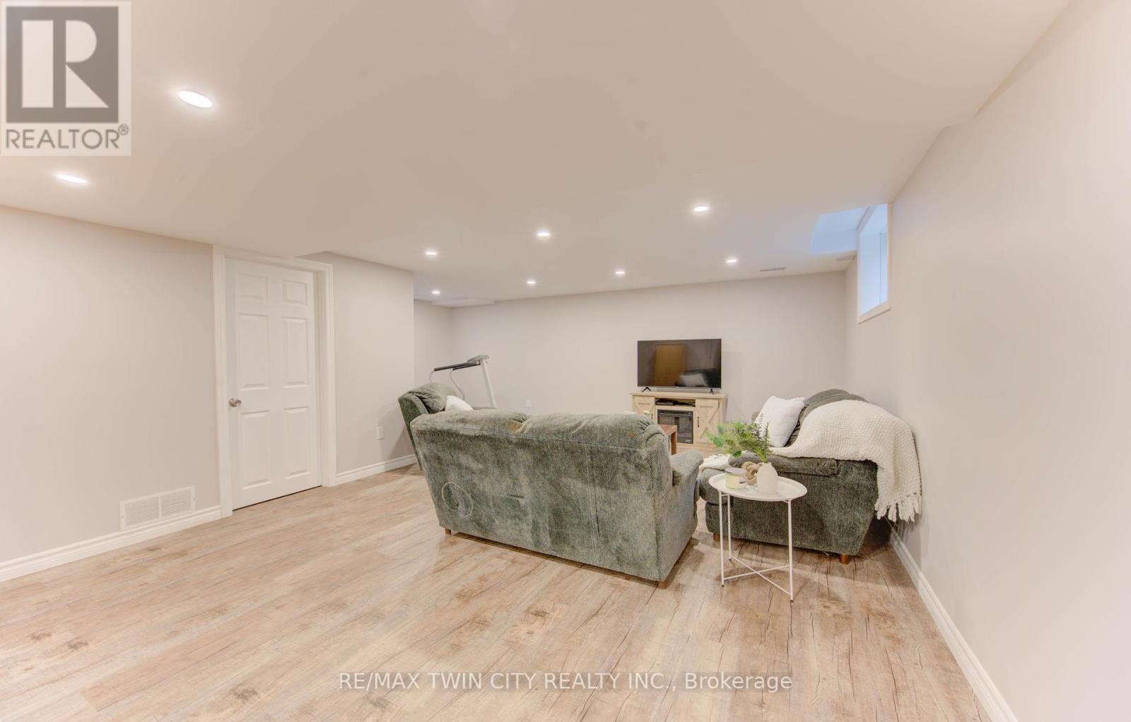 27 Olivewood Way, Cambridge, Ontario  N3C 4N9 - Photo 28 - X12394930
