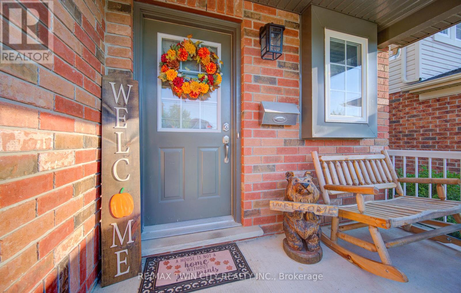 Property at 27 OLIVEWOOD WAY image 3