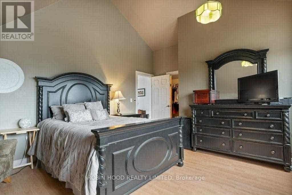 76 Dover Street, Haldimand, Ontario  N1A 2W6 - Photo 11 - X12394947