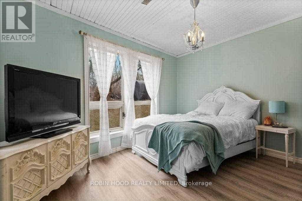 76 Dover Street, Haldimand, Ontario  N1A 2W6 - Photo 12 - X12394947