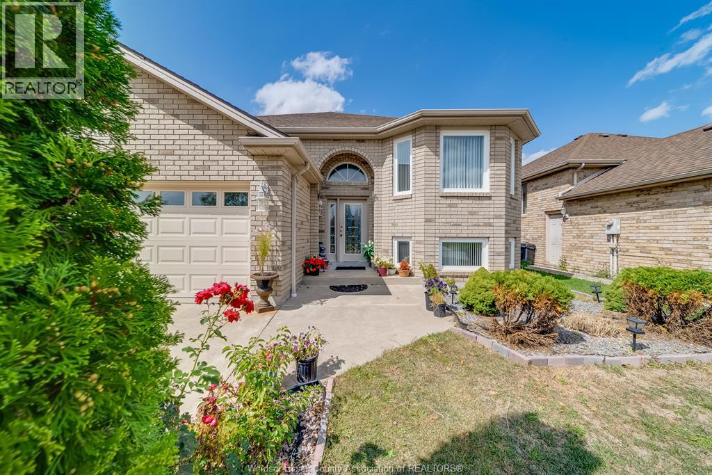 1078 Imperial, Windsor, Ontario  N9G 2T4 - Photo 2 - 25023027