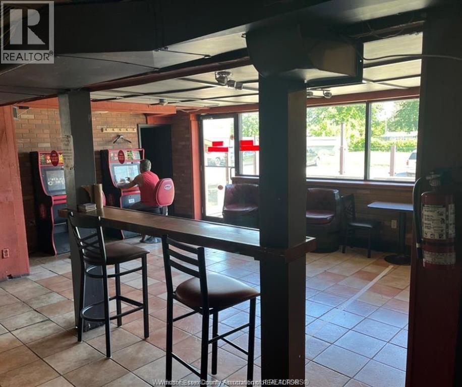 4715 Tecumseh Road, Windsor, Ontario  N8R 1A1 - Photo 7 - 25023054