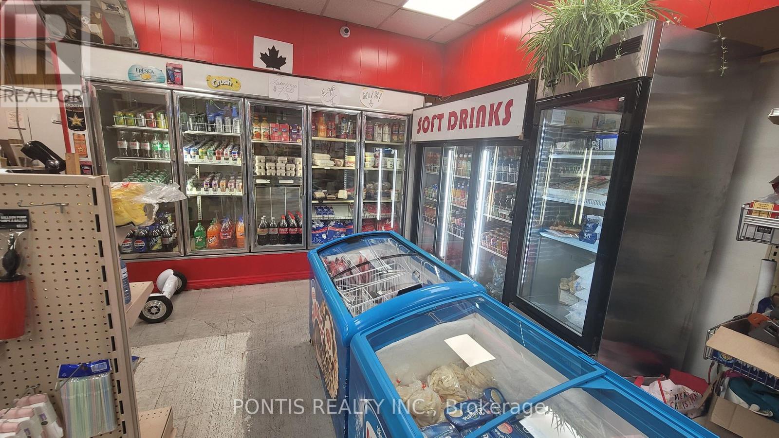 15 Club Golfway, Toronto (Flemingdon Park), Ontario  M3C 3B1 - Photo 4 - C12394974