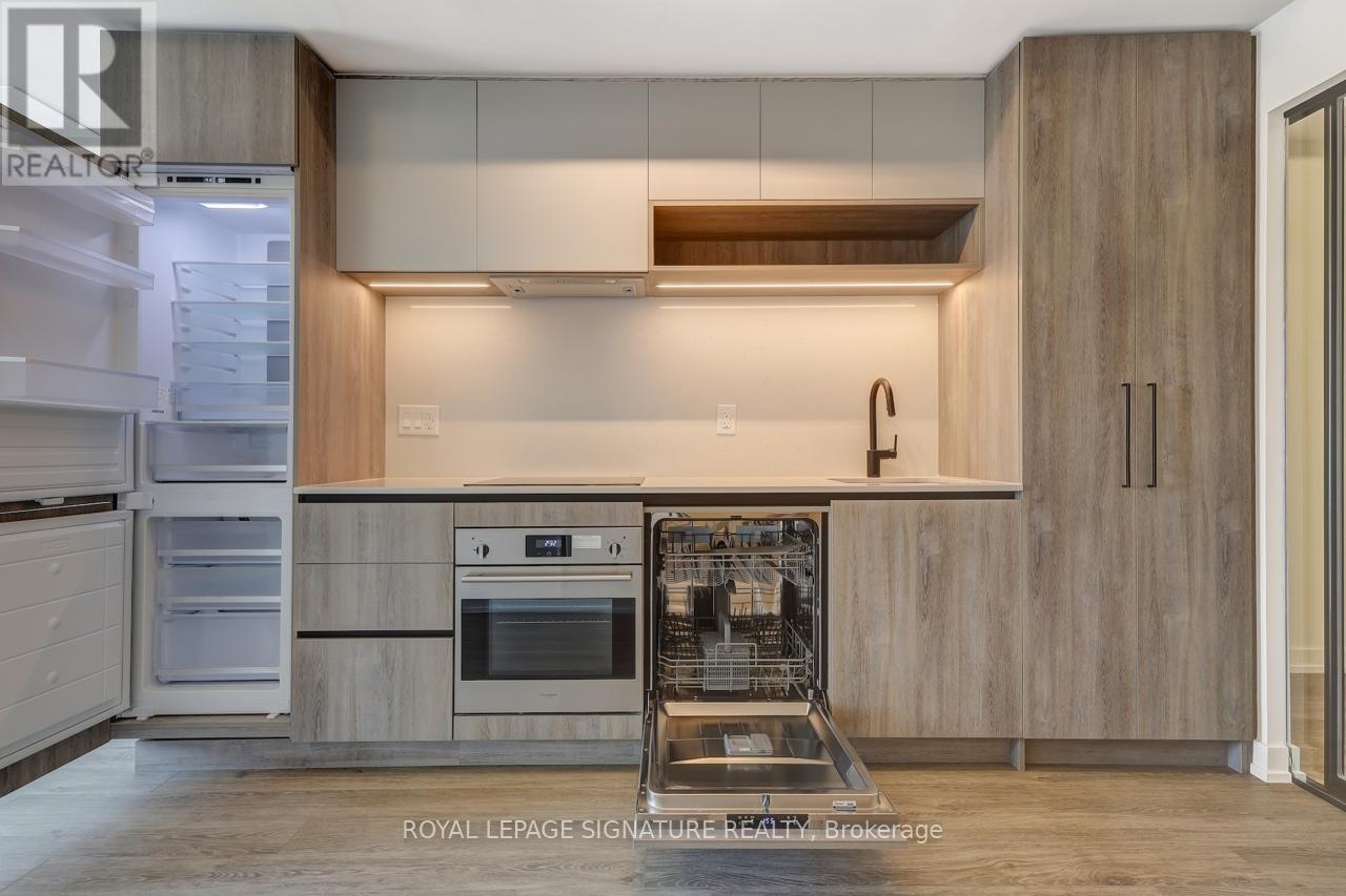 611 - 181 Sterling Road, Toronto, Ontario  M6R 2B2 - Photo 8 - C12395104