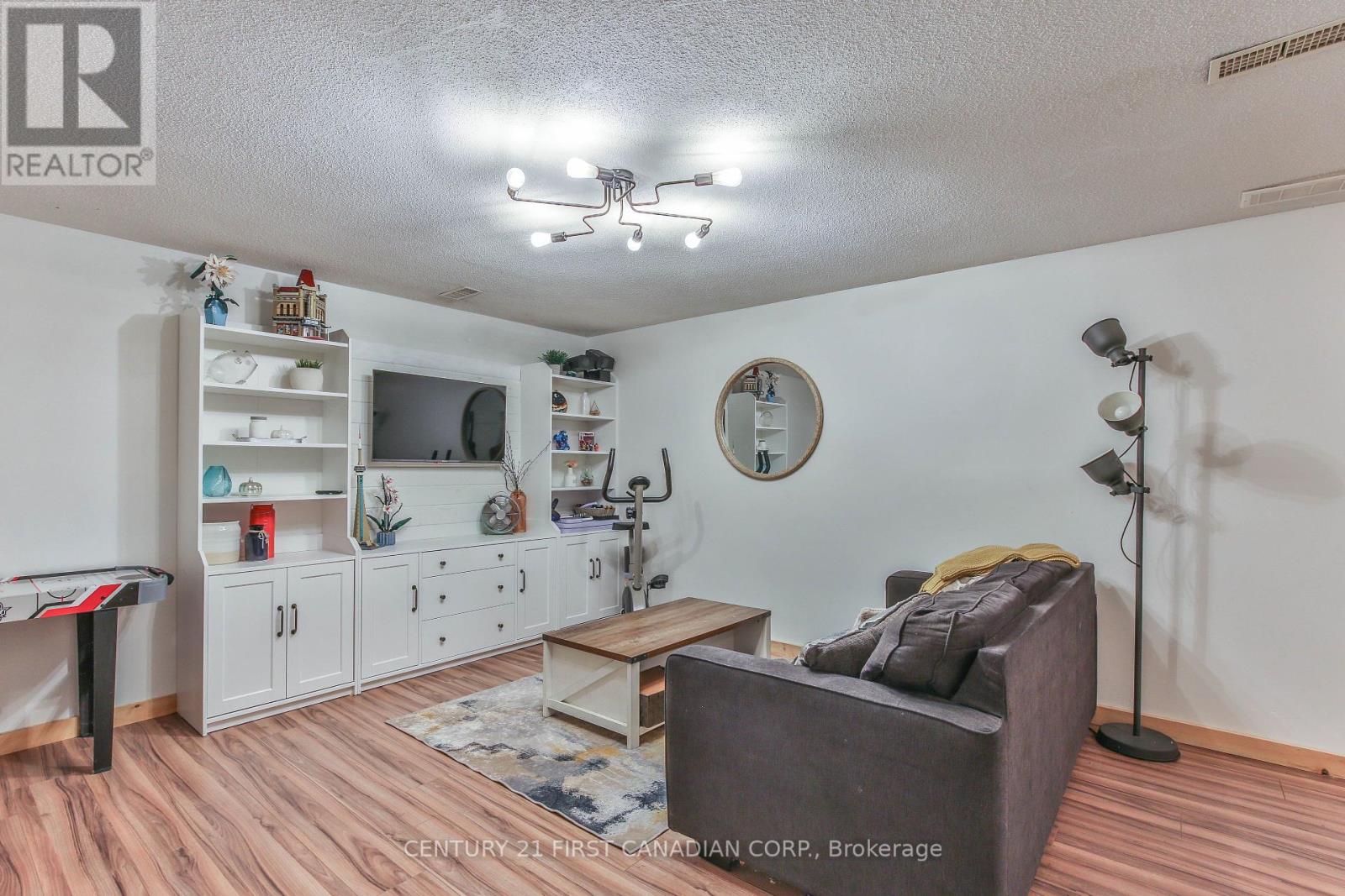 205 Carnegie Street, Ingersoll, Ontario  N5C 1L1 - Photo 30 - X12395169