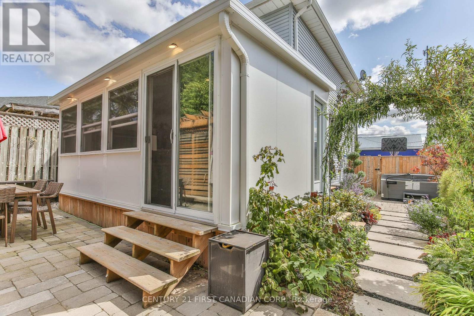 205 Carnegie Street, Ingersoll, Ontario  N5C 1L1 - Photo 39 - X12395169