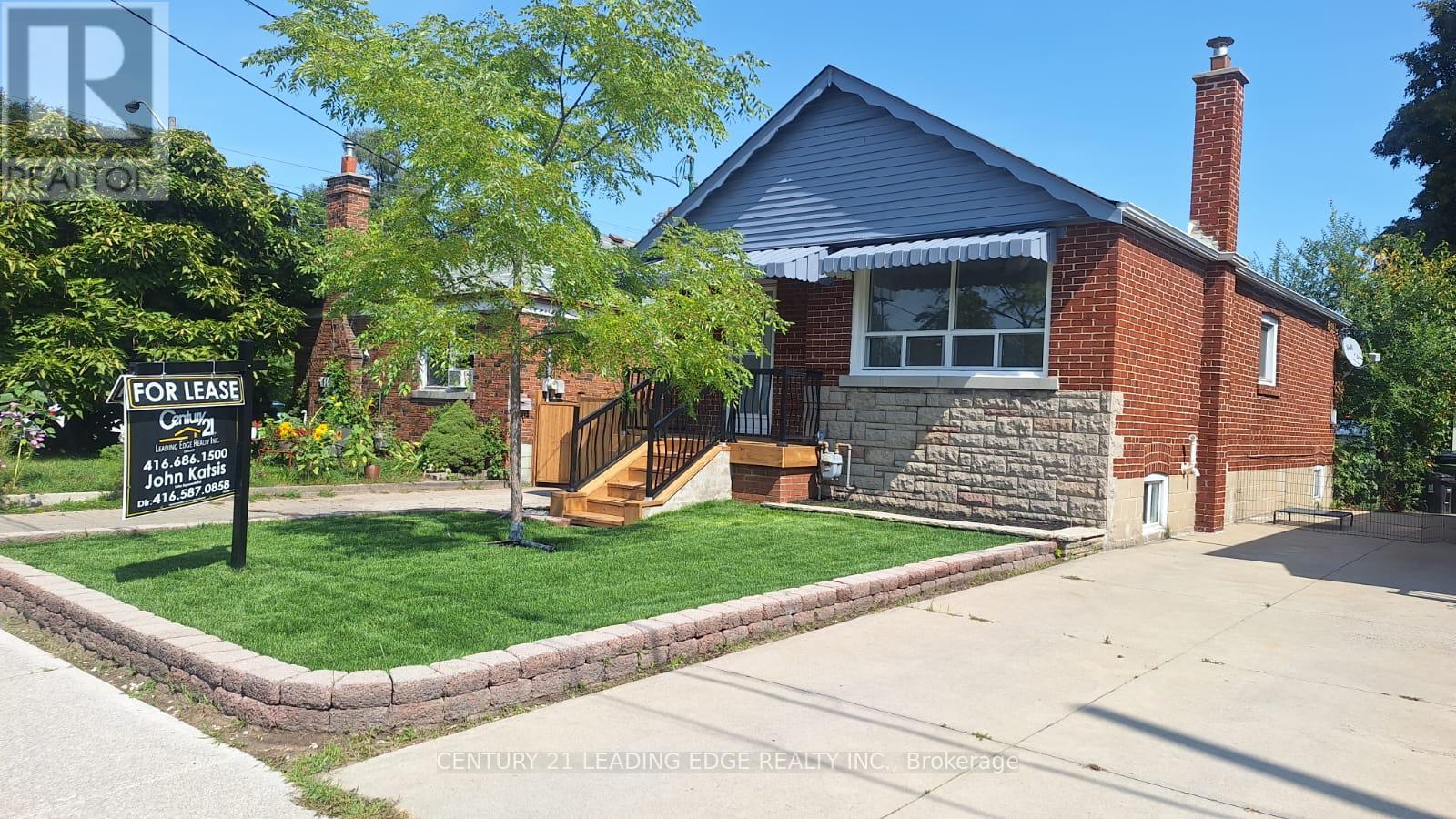 113 Lankin Boulevard, Toronto, Ontario  M4J 4X2 - Photo 1 - E12395118