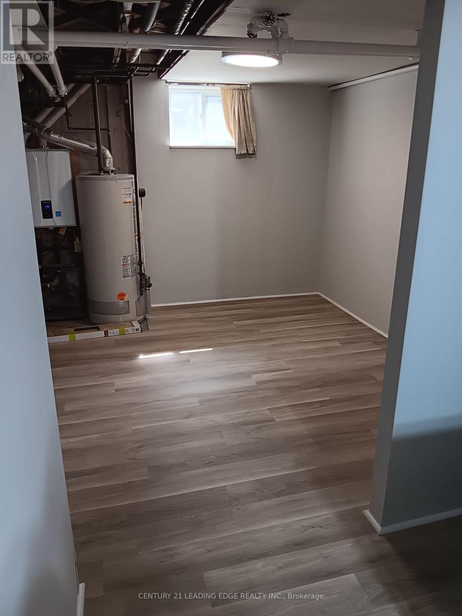 113 Lankin Boulevard, Toronto, Ontario  M4J 4X2 - Photo 2 - E12395118