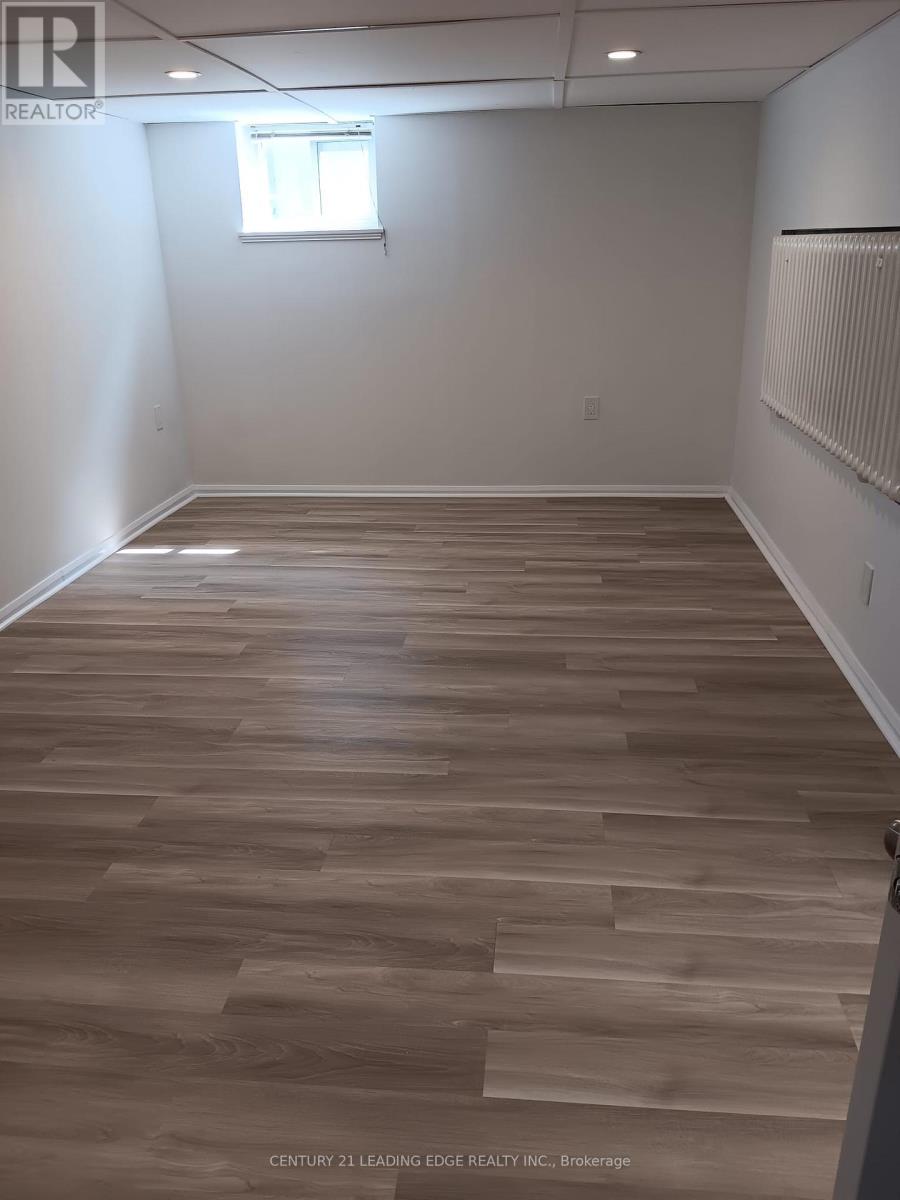 113 Lankin Boulevard, Toronto, Ontario  M4J 4X2 - Photo 3 - E12395118