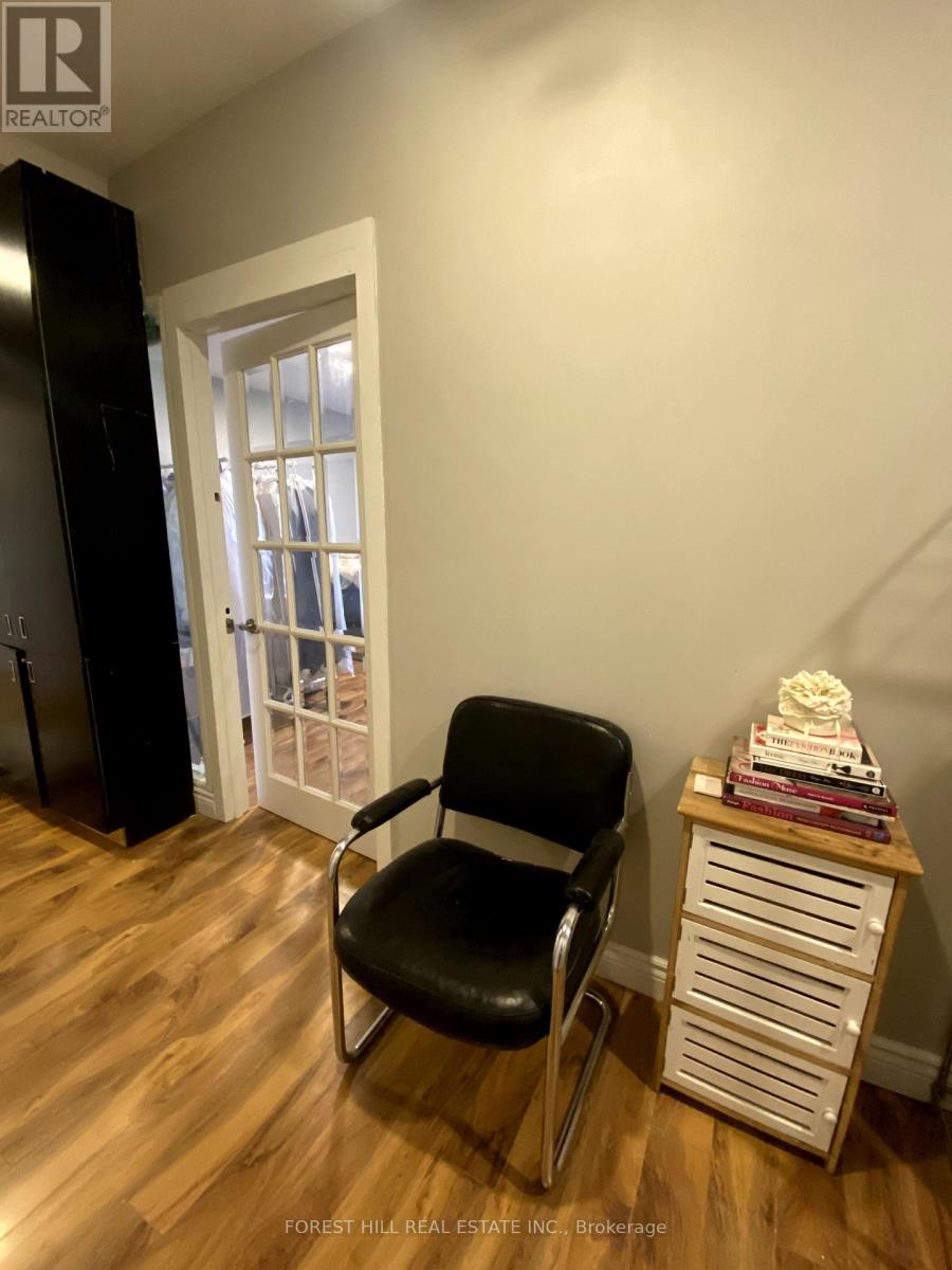 202 - 16 Northwestern Avenue, Toronto, Ontario  M6M 5E5 - Photo 5 - W12385307